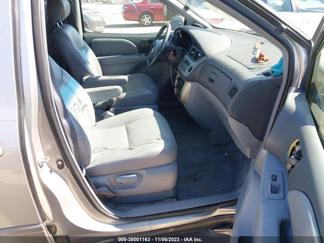 2002 TOYOTA SIENNA XLE VIN: 4T3ZF13C02U450165