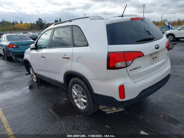KIA SORENTO LX 2015 5XYKT4A63FG658053 Image 3