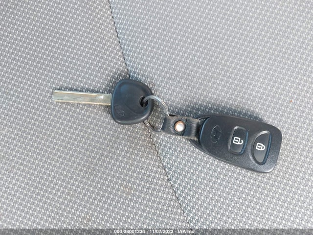 2014 HYUNDAI ACCENT GS VIN: KMHCT5AE3EU192795