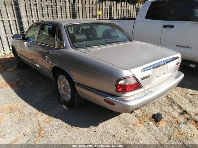 2000 JAGUAR XJ8 SAJDA14C0YLF05897 Photo 2