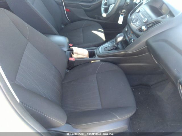 1FADP3K22JL288770 Ford FOCUS SE