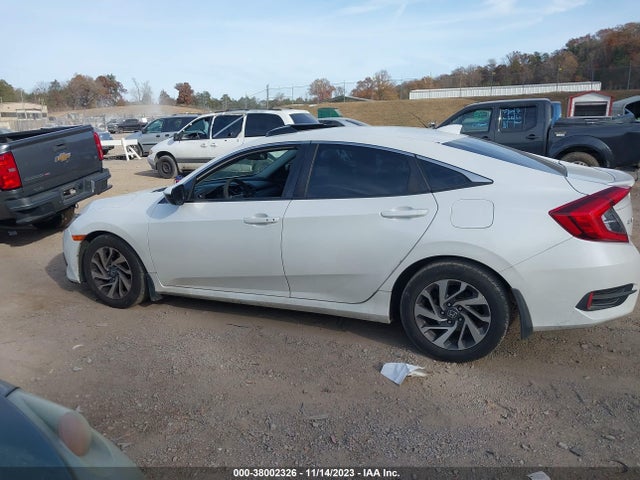 Honda CIVIC EX 2018 19XFC2F70JE010005 Image 15
