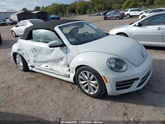 2017 3VW517AT8HM810602 main image