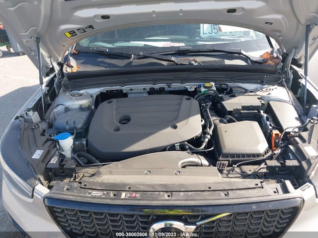 Volvo Xc40 B5 Plus Dark Theme 2023 YV4L12UL1P2085484 Image 10