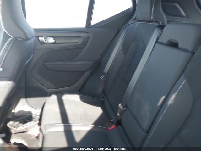 Volvo Xc40 B5 Plus Dark Theme 2023 YV4L12UL1P2085484 Image 8