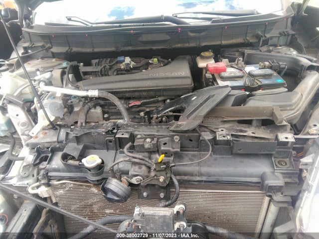 2018 NISSAN ROGUE SV VIN: KNMAT2MV9JP602417
