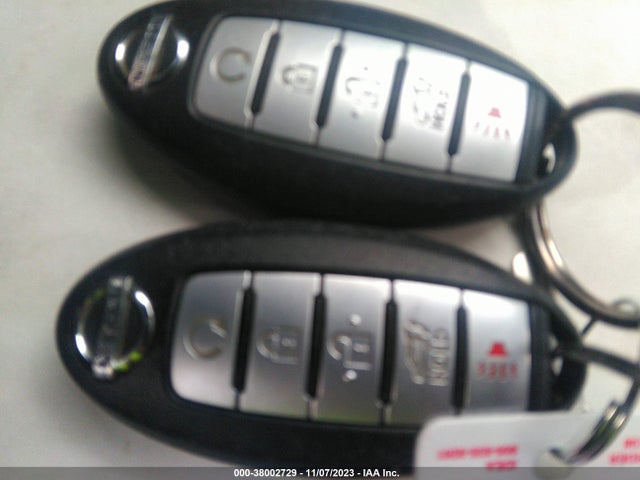2018 NISSAN ROGUE SV VIN: KNMAT2MV9JP602417