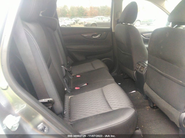 2018 NISSAN ROGUE SV VIN: KNMAT2MV9JP602417