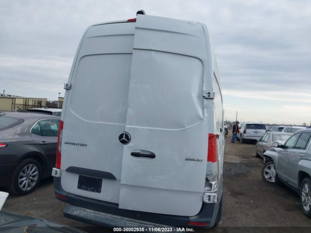 W1W40CHY3MT051207 Mercedes-Benz Sprinter 2500 High Roof I4