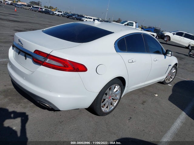 2015 JAGUAR XF SAJWA0FS9FPU64390 Photo 3