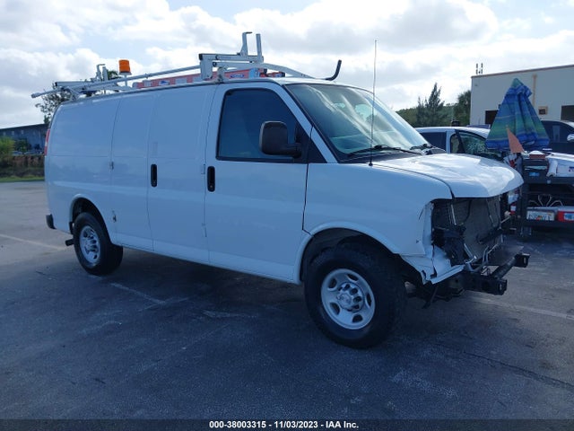Chevrolet EXPRESS CARGO VAN 2017 1GCWGAFF3H1118931 Image 1