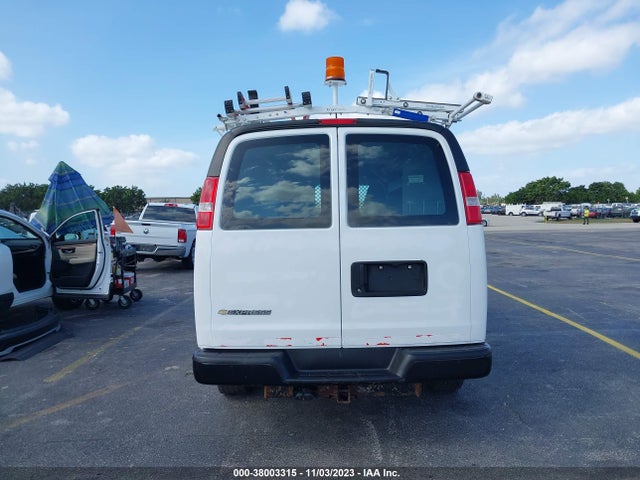 Chevrolet EXPRESS CARGO VAN 2017 1GCWGAFF3H1118931 Image 17
