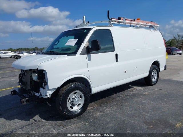 Chevrolet EXPRESS CARGO VAN 2017 1GCWGAFF3H1118931 Image 2