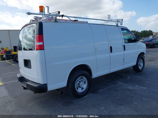 Chevrolet EXPRESS CARGO VAN 2017 1GCWGAFF3H1118931 Image 4