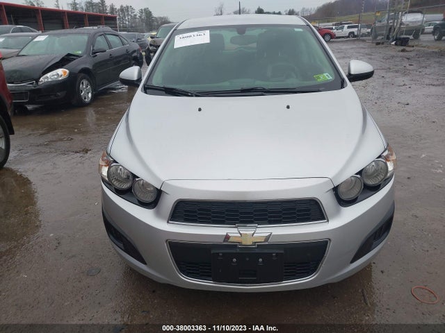 Chevrolet Sonic Lt Auto 2015 1G1JC6SH5F4172746 Image 12