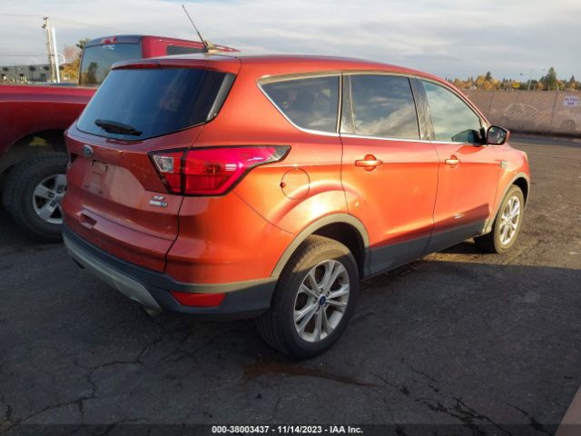 1FMCU9GDXKUB33077 Ford ESCAPE SE