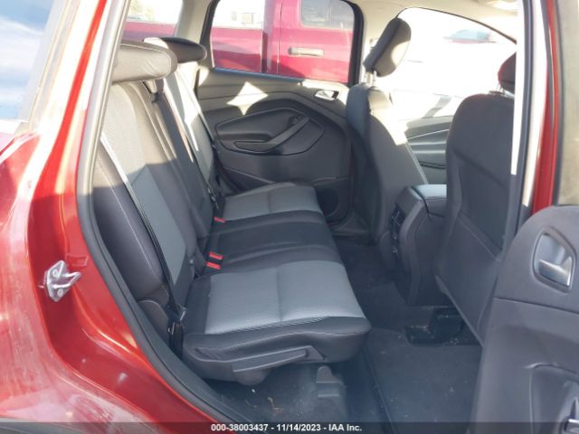 1FMCU9GDXKUB33077 Ford ESCAPE SE