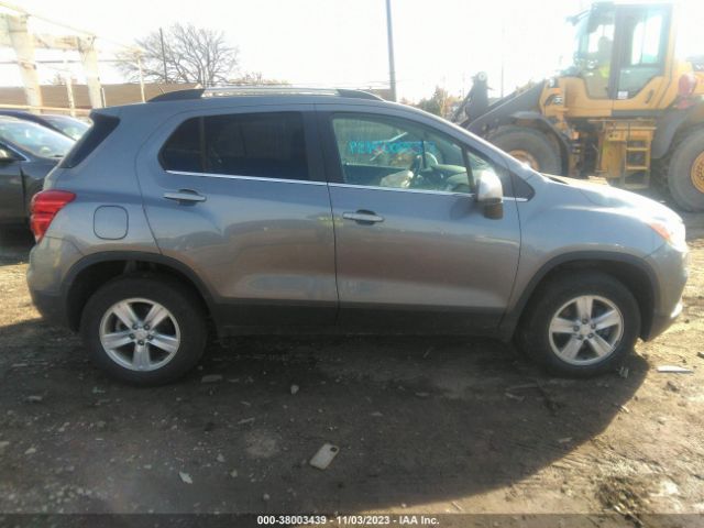 3GNCJPSB2LL275059 Chevrolet Trax Awd Lt