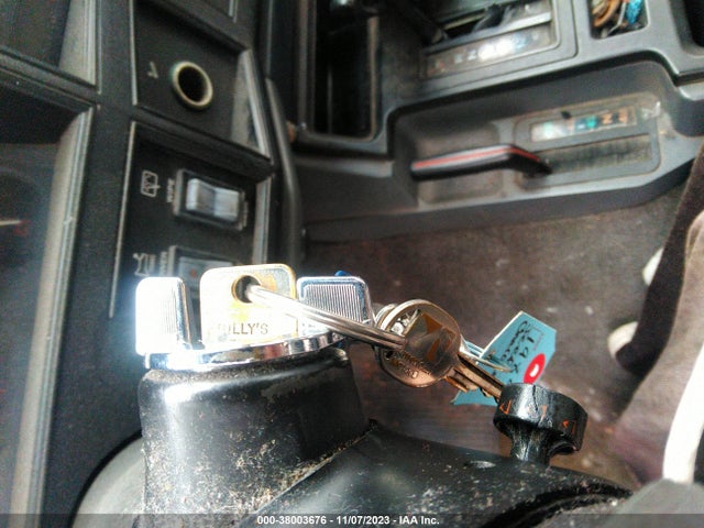 1989 JEEP CHEROKEE LIMITED VIN: 1J4FJ78LXKL582425