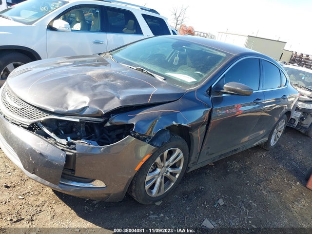 Chrysler 200 Limited 2015 1C3CCCAB8FN647008 Image 2