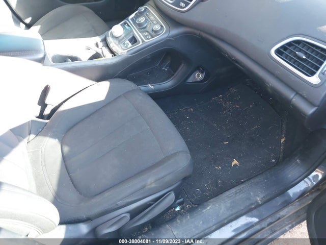 Chrysler 200 Limited 2015 1C3CCCAB8FN647008 Image 5