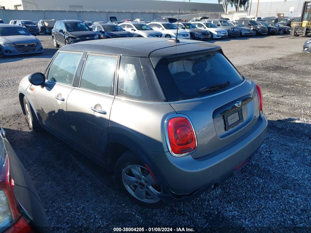 2017 MINI HARDTOP WMWXU1C33H2F78351 Photo 2
