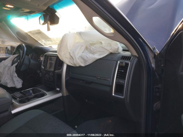 2018 RAM 1500 3C6RR7LG7JG230640 Photo 4