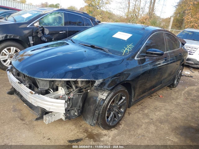 Chrysler 200 Limited 2015 1C3CCCAB1FN504983 Image 2