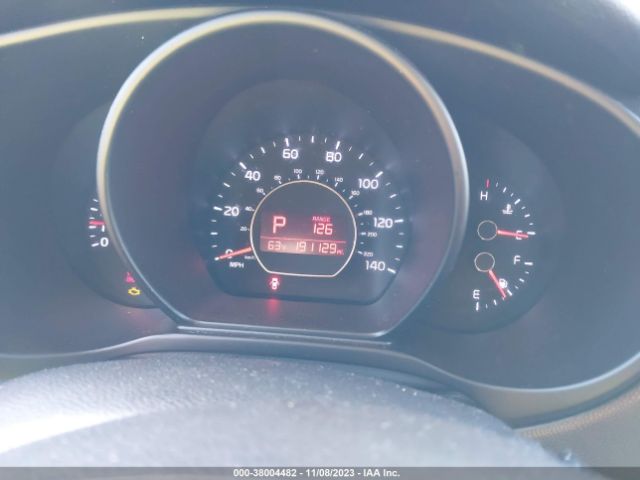 KNDJN2A21E7041091 KIA Soul Base