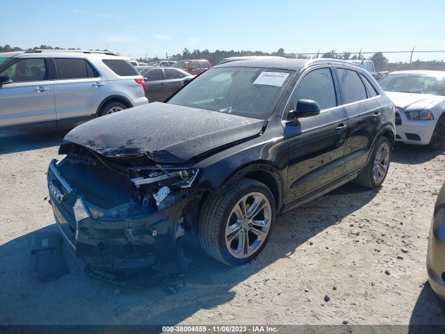 WA1HCCFS6HR013308 Audi Q3 2.0t Premium