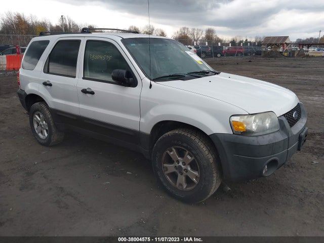 2005 FORD ESCAPE XLT VIN: 1FMYU93125KB41563