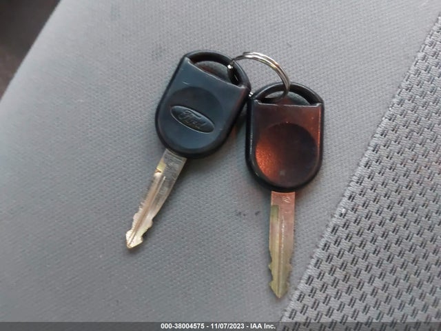 2005 FORD ESCAPE XLT VIN: 1FMYU93125KB41563