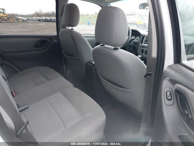 2005 FORD ESCAPE XLT VIN: 1FMYU93125KB41563