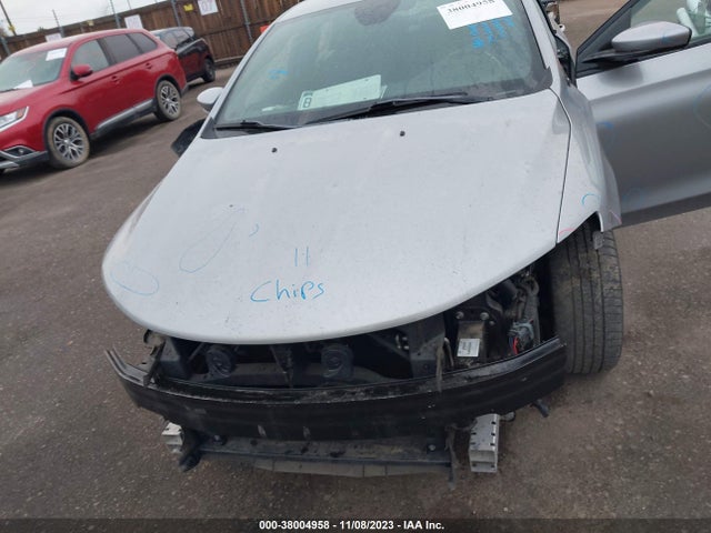 1C3CCCBBXFN606622 Chrysler 200 S