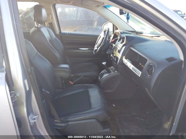 1C4NJDEB3GD631736 Jeep Compass Latitude