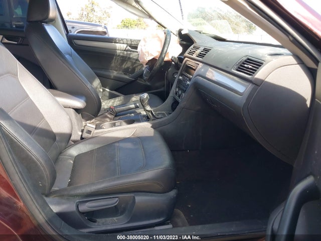 1VWAT7A30EC066726 Volkswagen Passat Wolfsburg Ed