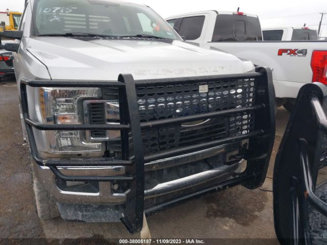 1FT7X2BTXJEC18707 Ford F-250 Xlt