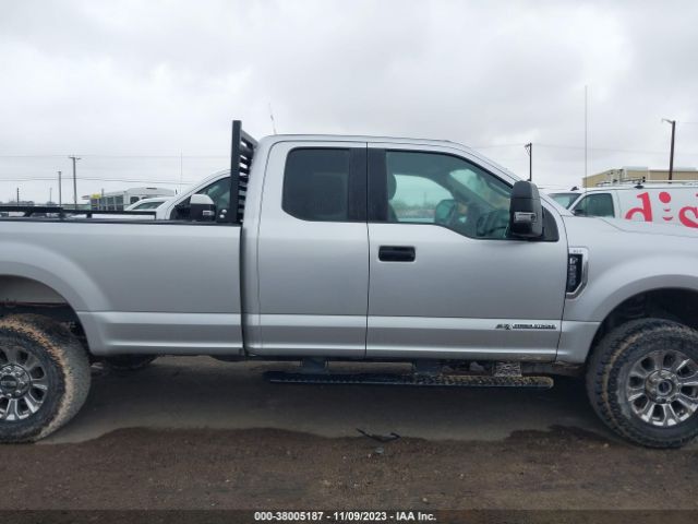1FT7X2BTXJEC18707 Ford F-250 Xlt