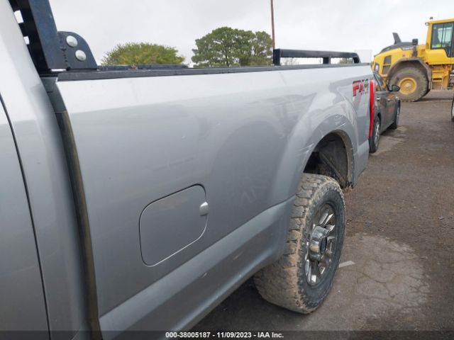 1FT7X2BTXJEC18707 Ford F-250 Xlt