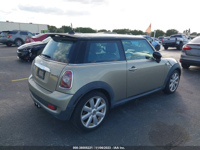 2009 MINI COOPER S WMWMF73509TW82791 Photo 3