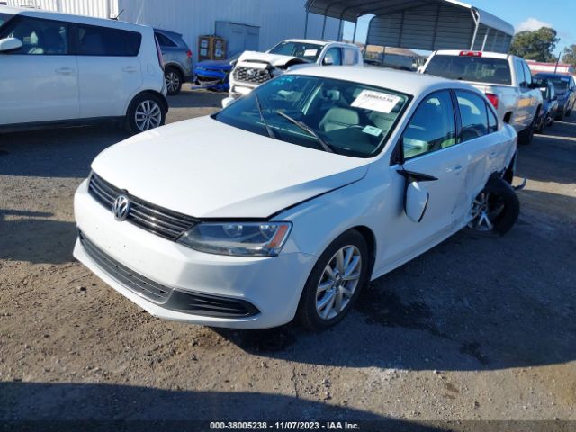 3VWD17AJ2EM323529 Volkswagen Jetta 1.8t Se