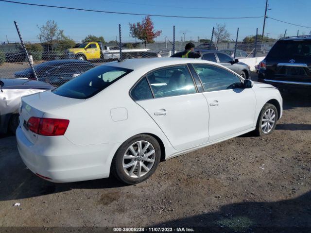 3VWD17AJ2EM323529 Volkswagen Jetta 1.8t Se