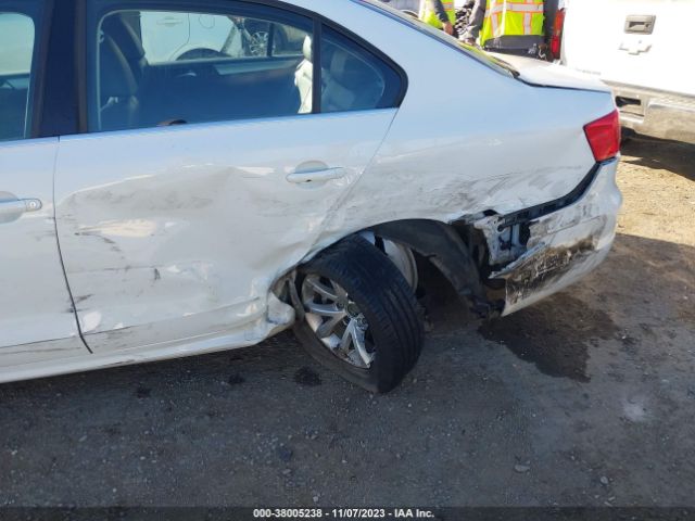 3VWD17AJ2EM323529 Volkswagen Jetta 1.8t Se