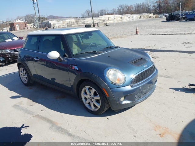 2010 MINI COOPER S WMWMF7C50ATZ74364 Photo 0