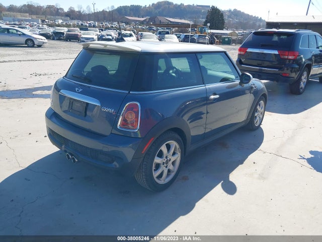 2010 MINI COOPER S WMWMF7C50ATZ74364 Photo 3