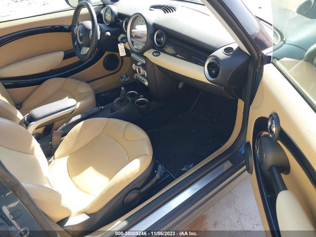 2010 MINI COOPER S WMWMF7C50ATZ74364 Photo 4