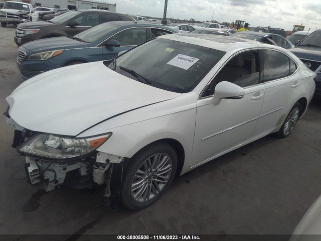 Lexus ES 350 2014 JTHBK1GG8E2128136 Image 2