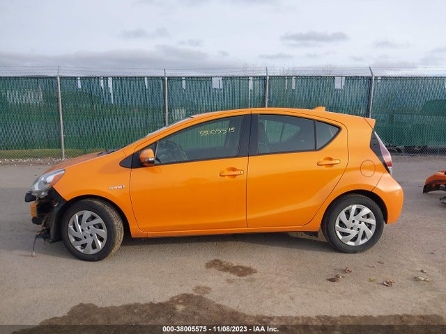 Toyota Prius C Two 2015 JTDKDTB31F1106921 Image 15