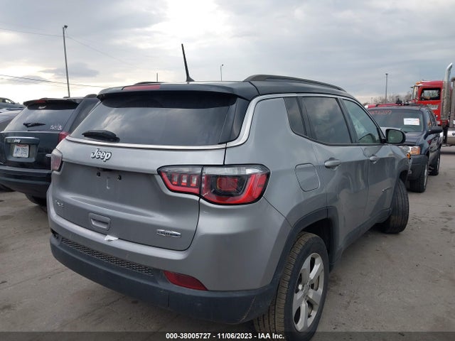 3C4NJDBB3JT131890 Jeep Compass Latitude 4x4
