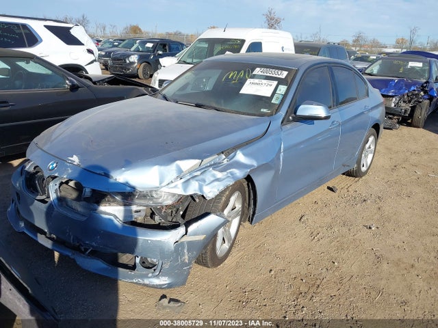 BMW 320i Xdrive 2014 WBA3C3C55EPV90513 Image 2